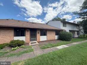 4193 Meadowland Ct in Chantilly, VA - Building Photo - Building Photo