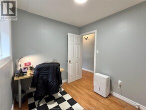 1794 Gladstone Ave in Windsor, ON - Building Photo - Building Photo