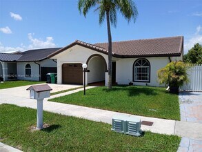 2424 SW 143rd Pl in Miami, FL - Building Photo - Building Photo