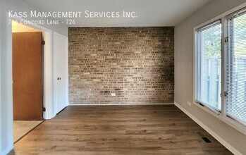726 Concord Ln in Barrington, IL - Building Photo - Building Photo