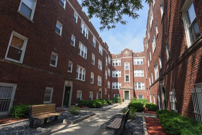 3248 N Clifton Ave, Unit M07H