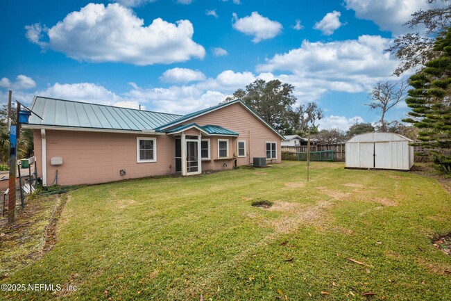 1537 2nd St N in Jacksonville Beach, FL - Foto de edificio - Building Photo