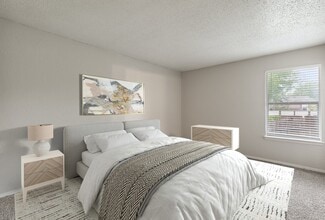 Crossings at Minshall Park in Tulsa, OK - Foto de edificio - Building Photo