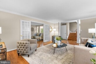 1 Orchard Way S in Rockville, MD - Building Photo - Building Photo