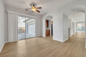 5546 Swadly Way in Sacramento, CA - Building Photo - Building Photo