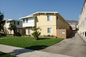 321 Cameron Pl in Glendale, CA - Building Photo - Building Photo