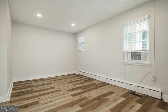 819 S 2nd St-Unit -2 in Philadelphia, PA - Building Photo - Building Photo