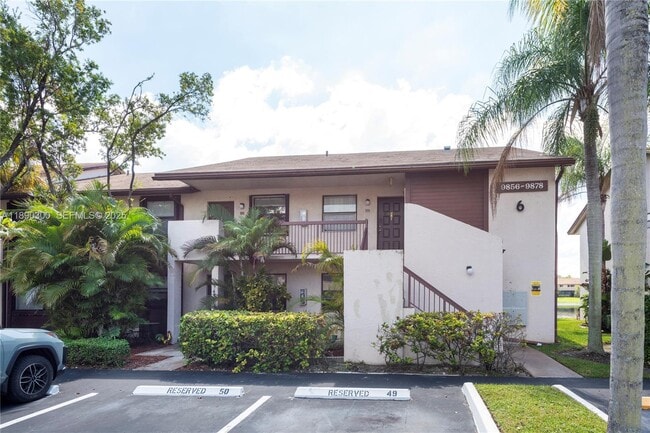 9876 Nob Hill Ct in Sunrise, FL - Foto de edificio - Building Photo