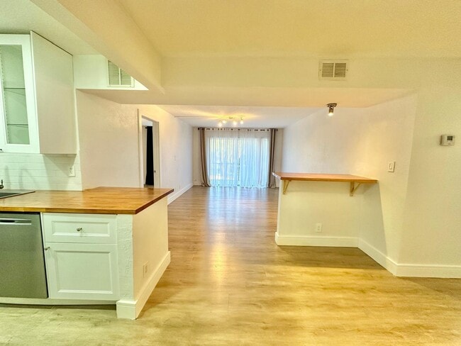 property at 470 NW 20th St