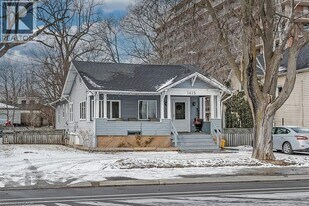 1415 Lakeshore Rd. in Burlington, ON - Building Photo