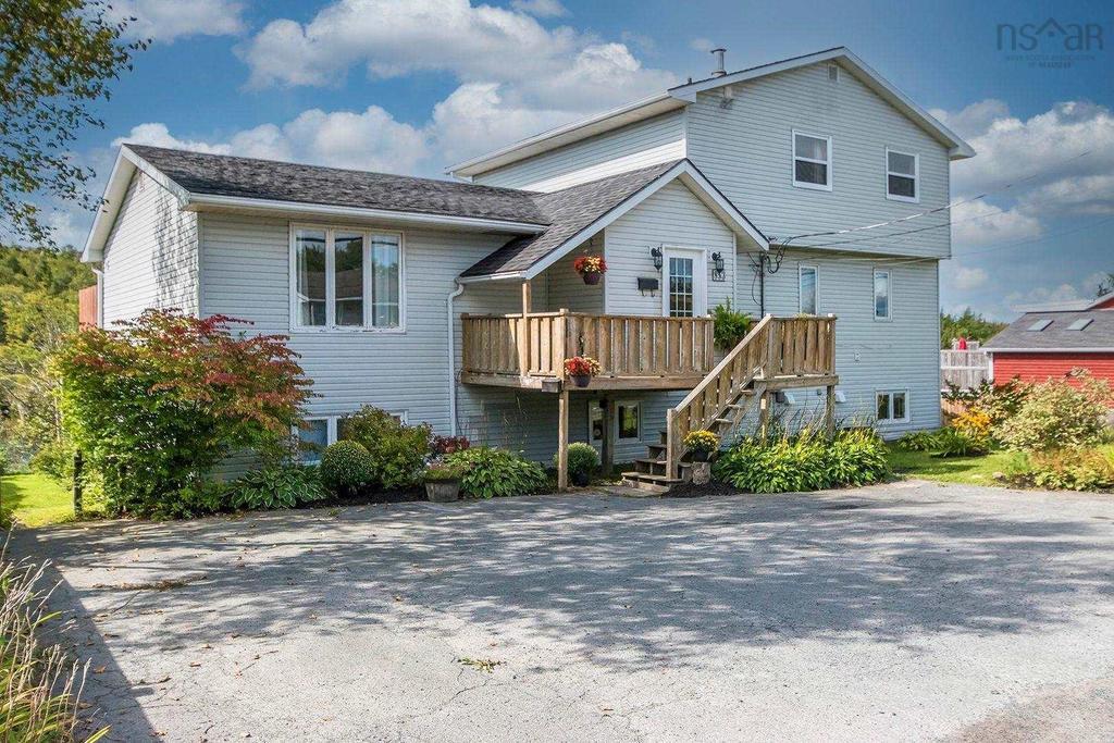 853 Herring Cove Rd in Halifax, NS - Building Photo