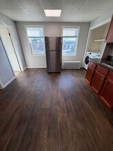 324 Broadway, 2 in Rensselaer, NY - Foto de edificio - Building Photo