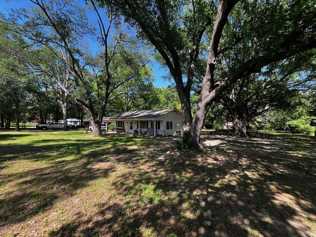 5111 Sunbird Dr in Chandler, TX - Building Photo - Building Photo