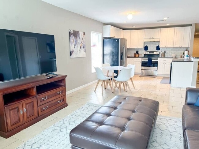 37132 Grassy Hill Ln in Dade City, FL - Building Photo - Building Photo