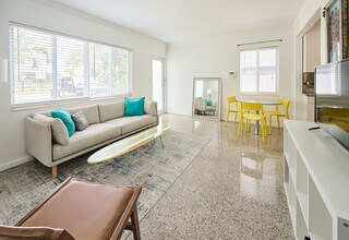 532 NE 16th Ct in Fort Lauderdale, FL - Building Photo - Building Photo