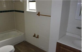 637 NE Waldo Rd in Gainesville, FL - Building Photo - Building Photo