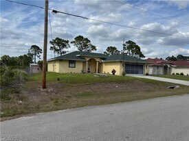 1127 Foggia St E in Lehigh Acres, FL - Building Photo