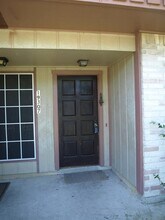 19311 Hollowlog Dr in Katy, TX - Foto de edificio - Building Photo