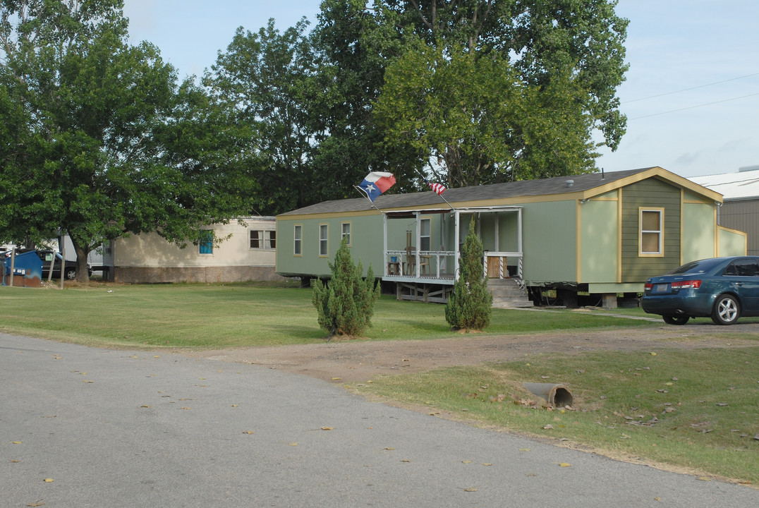 1019 Sutton Ln in Tomball, TX - Foto de edificio