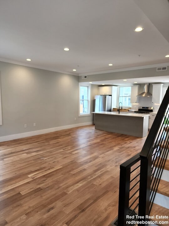 201 Boylston St, Unit 3 in Brookline, MA - Building Photo