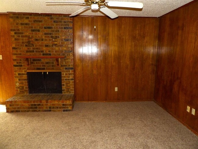 2305 NW Terrace Hills Blvd in Lawton, OK - Building Photo - Building Photo