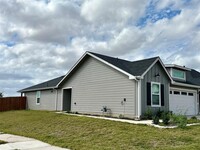 297 Frogmore Lp in Uhland, TX - Building Photo - Building Photo