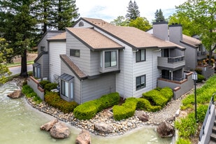 Somersett Hills in Roseville, CA - Building Photo