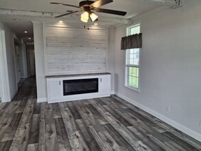 34842 Silver King Dr in Zephyrhills, FL - Building Photo - Building Photo