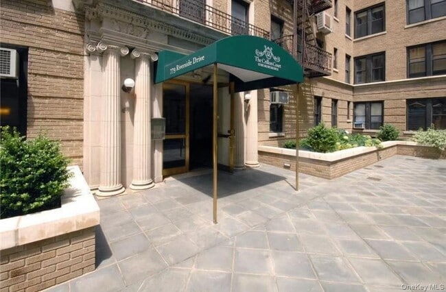 779 Riverside Dr in New York, NY - Building Photo - Building Photo