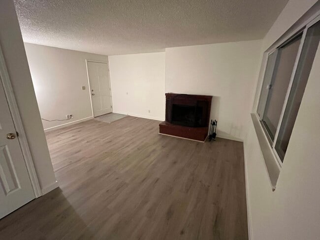 3333 Willow Ct SE, Unit Fourplex - 3333