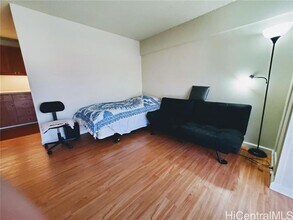 1750 Kalakaua Ave in Honolulu, HI - Building Photo - Building Photo