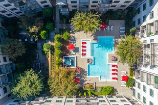 Radius West Midtown in Atlanta, GA - Building Photo