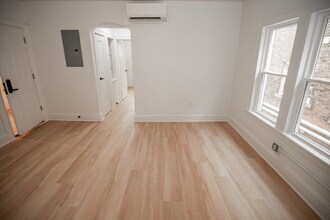 1388 W 83rd St, Unit 314 in Cleveland, OH - Building Photo - Building Photo