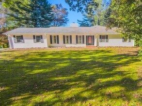 122 Maxwell Dr in Bristol, TN - Building Photo - Building Photo