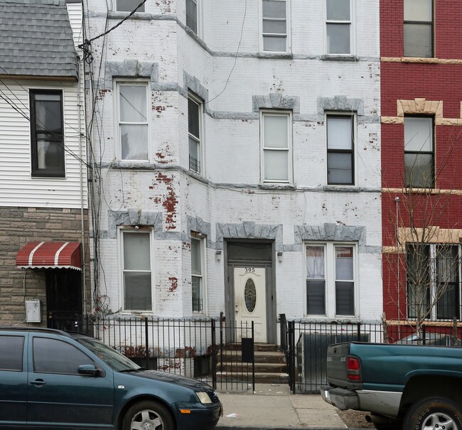 395 Linden St in Brooklyn, NY - Building Photo - Building Photo