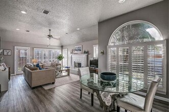 1735 Parkwood Dr in Grapevine, TX - Building Photo - Building Photo