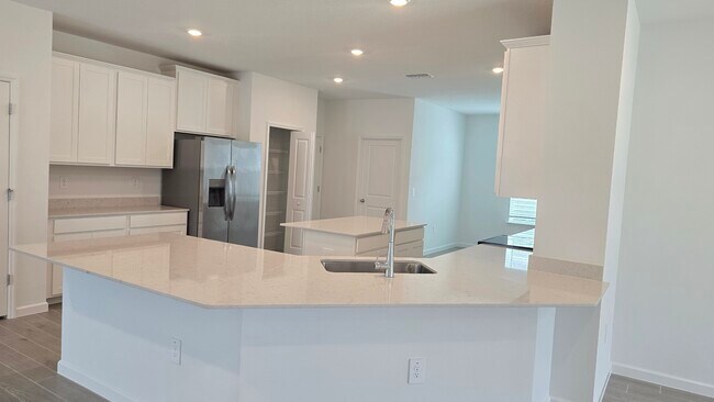 4044 NE 31st Ave in Ocala, FL - Building Photo - Building Photo