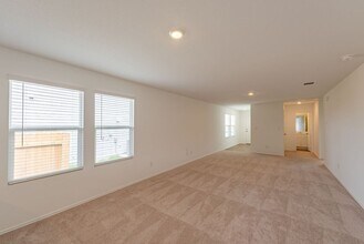 126 Avre Lp in Kyle, TX - Building Photo - Building Photo