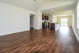 910 Hawthorn Ln in Odenville, AL - Building Photo - Building Photo