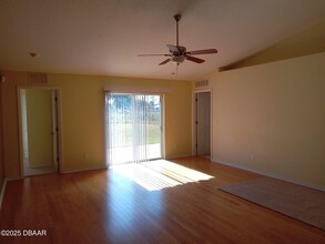 232 Fountain Lake Blvd in Daytona Beach, FL - Building Photo - Building Photo