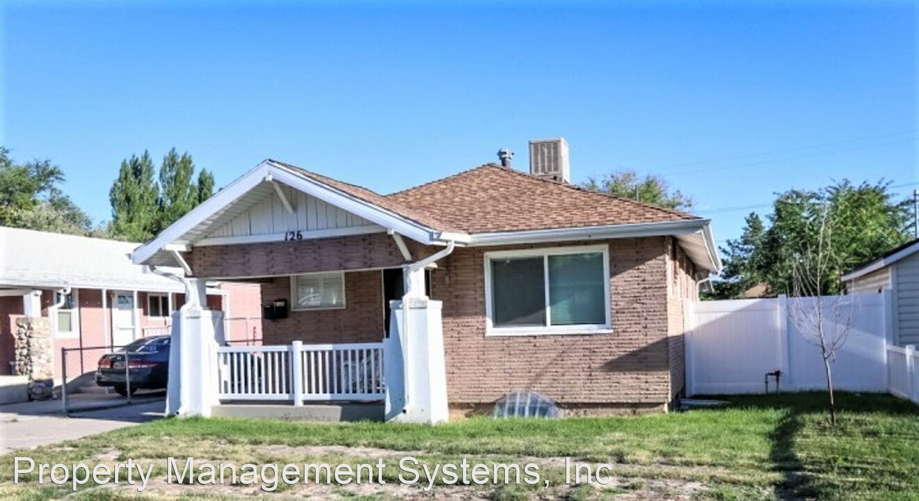 126 E Whitlock Ave in South Salt Lake, UT - Building Photo