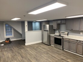 7 S Canal St in Greene, NY - Building Photo