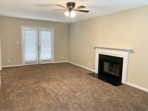 524 Wyndham Dr in Fuquay Varina, NC - Foto de edificio - Building Photo