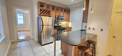 193 Maverick St, Unit 1L in Boston, MA - Building Photo - Building Photo