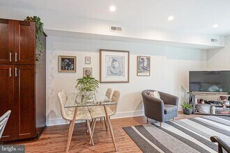 1926 Bainbridge St in Philadelphia, PA - Building Photo - Building Photo