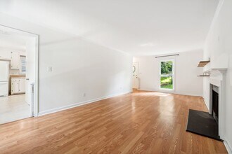 3212 Oxford Dr in Durham, NC - Building Photo - Building Photo
