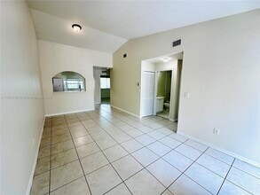 1251 SE 28th Ct, Unit 203 in Homestead, FL - Building Photo - Building Photo