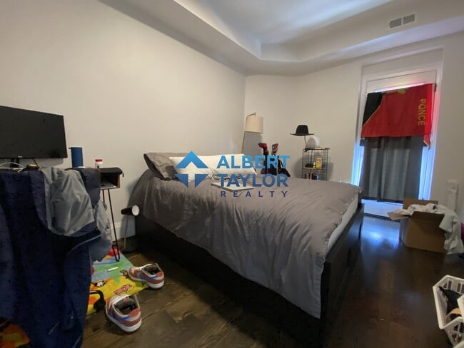 9 Strathmore Rd, Unit 3