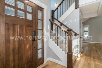 15518 Heritage Ct in Lake Oswego, OR - Building Photo - Building Photo