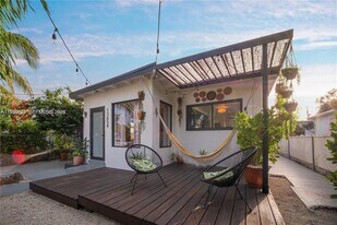 13654 NE 20th Pl in North Miami Beach, FL - Building Photo